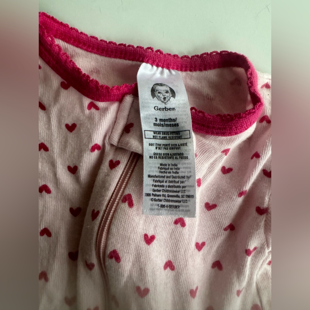 Gerber 3 Months Onsie with Hearts - Picture 3 of 4